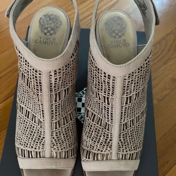 Vince Camuto Keannie Sandal Tipsy Taupe Nubuck 12M - Picture 3 of 3